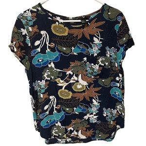 H&M Navy Floral Short sleeve top with keyhole button on back